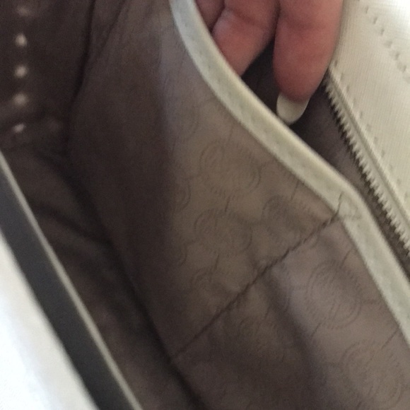 EUC Michael Kors authentic handbag with matching wallet, dust bag and adj strap - Picture 8 of 16